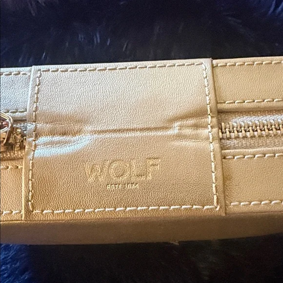 Wolf Palermo luxury leather zip case W/gold zippers displays & organizes jewelry